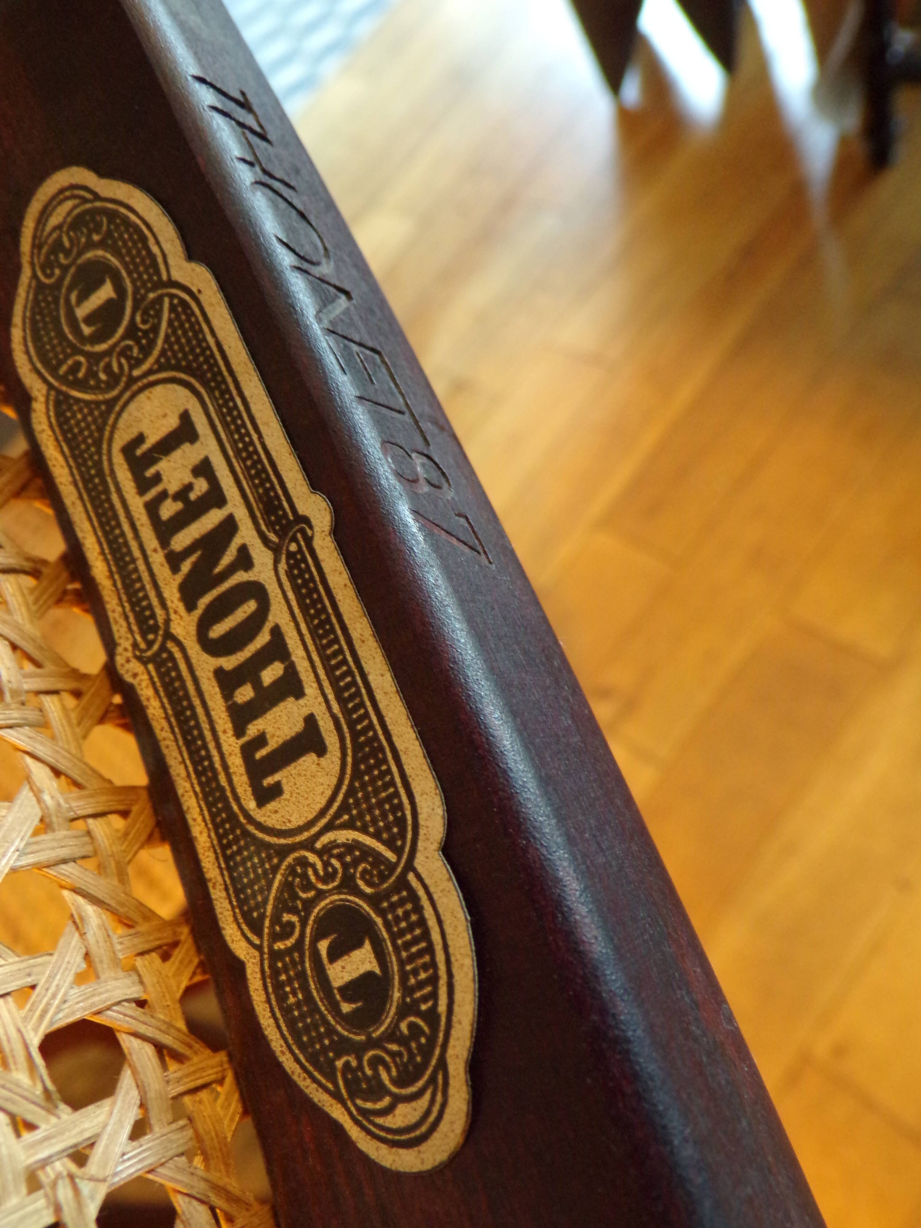 Suite 4 chaises de Repas Thonet 207R