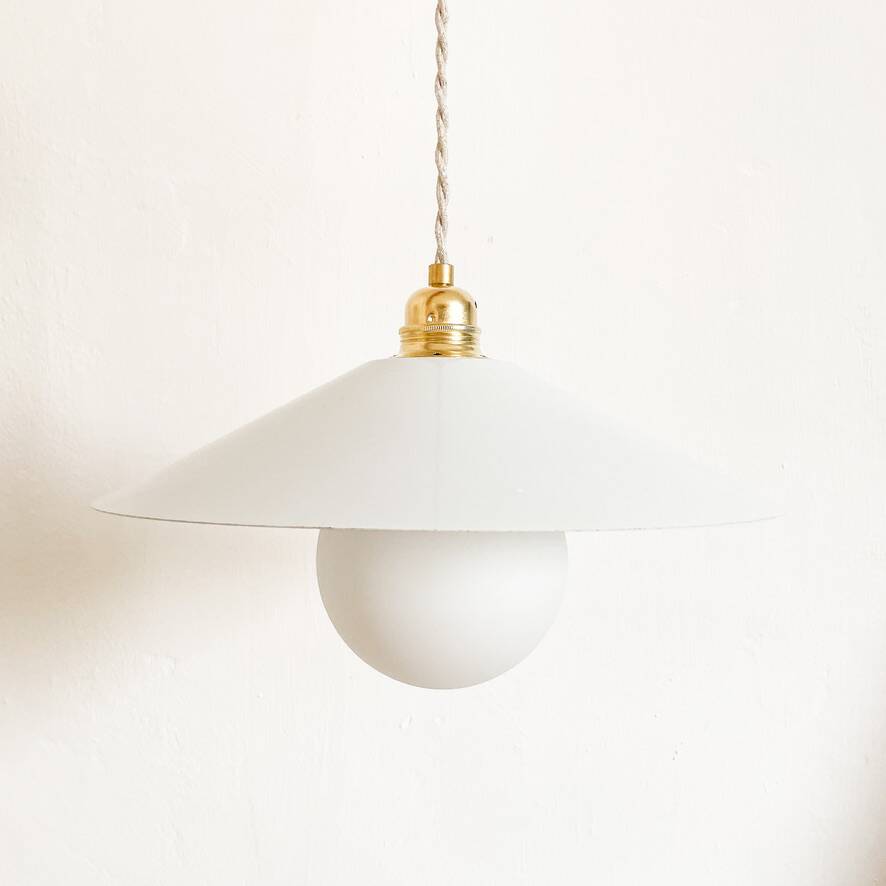 Suspension blanche en tôle émaillée