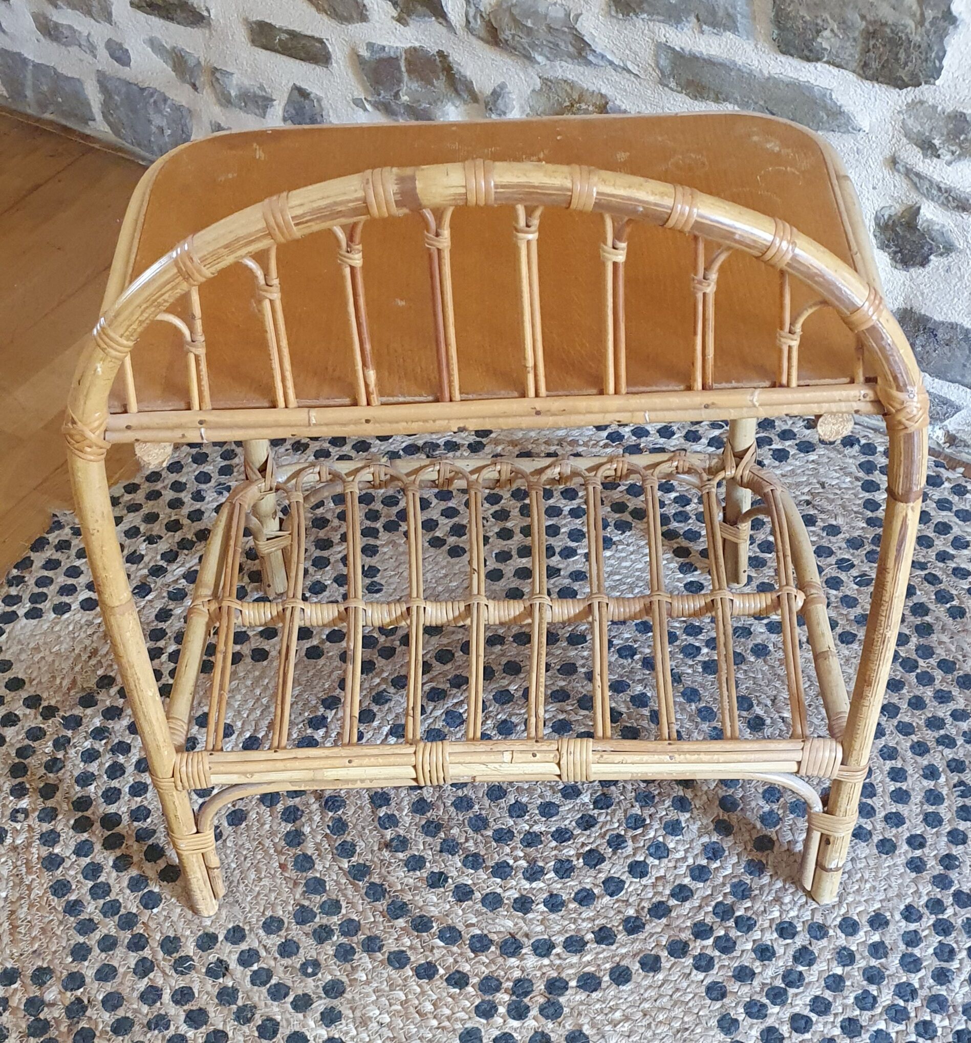 Meuble d'appoint en rotin