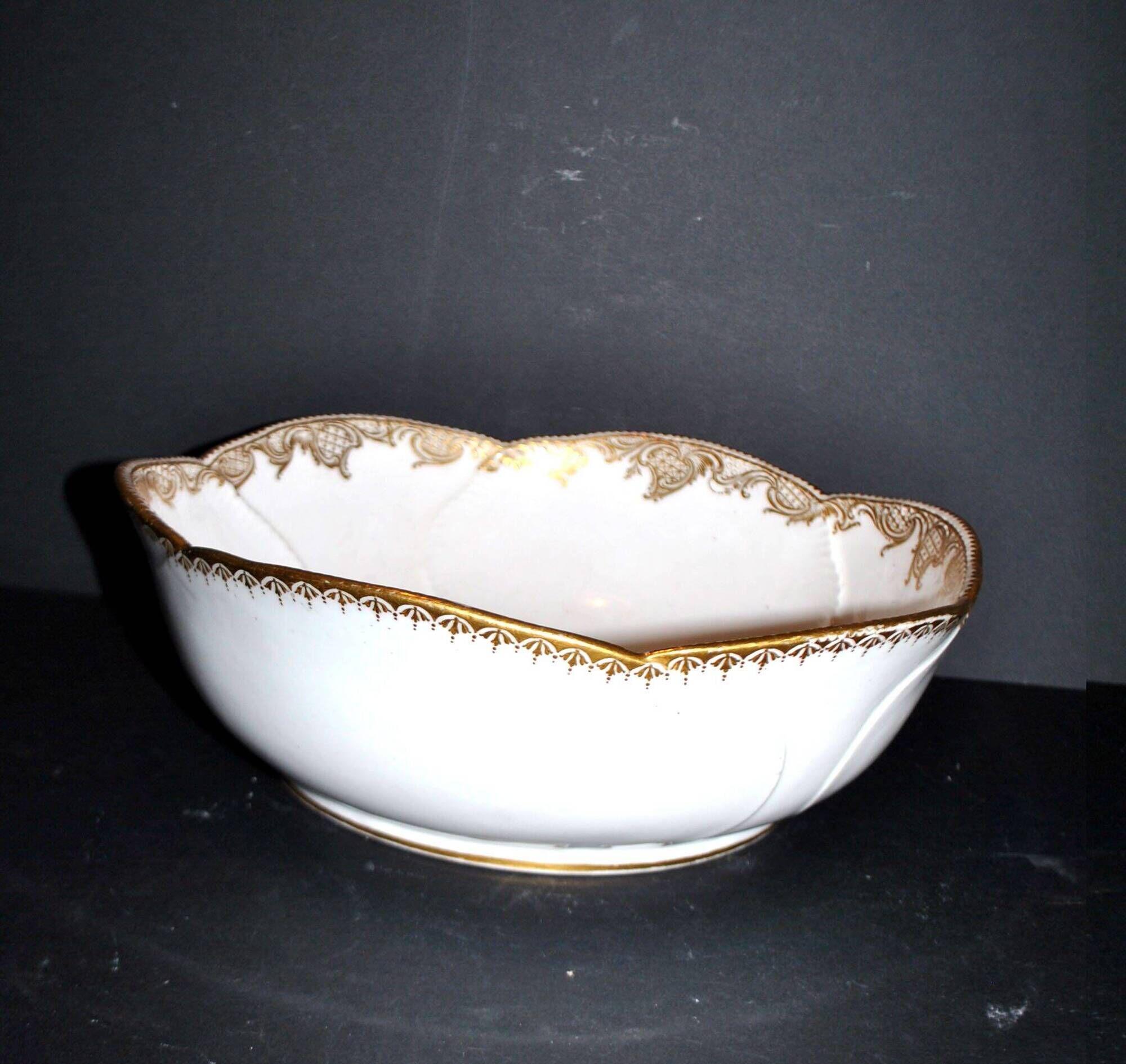 Antique Sèvres porcelain salad bowl with hand-painted gold arabesque decoration