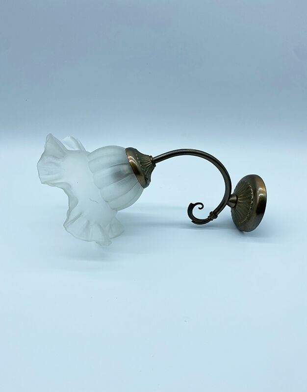 Tulip wall lamp