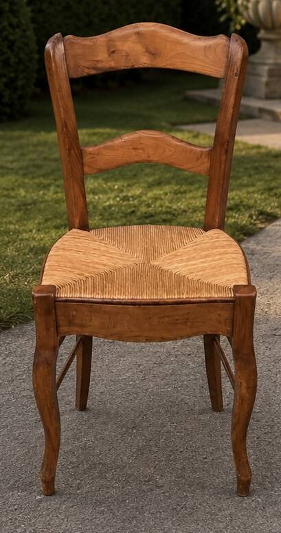 Paire de chaises en merisier de style Louis-Philippe, début du XXe siècle