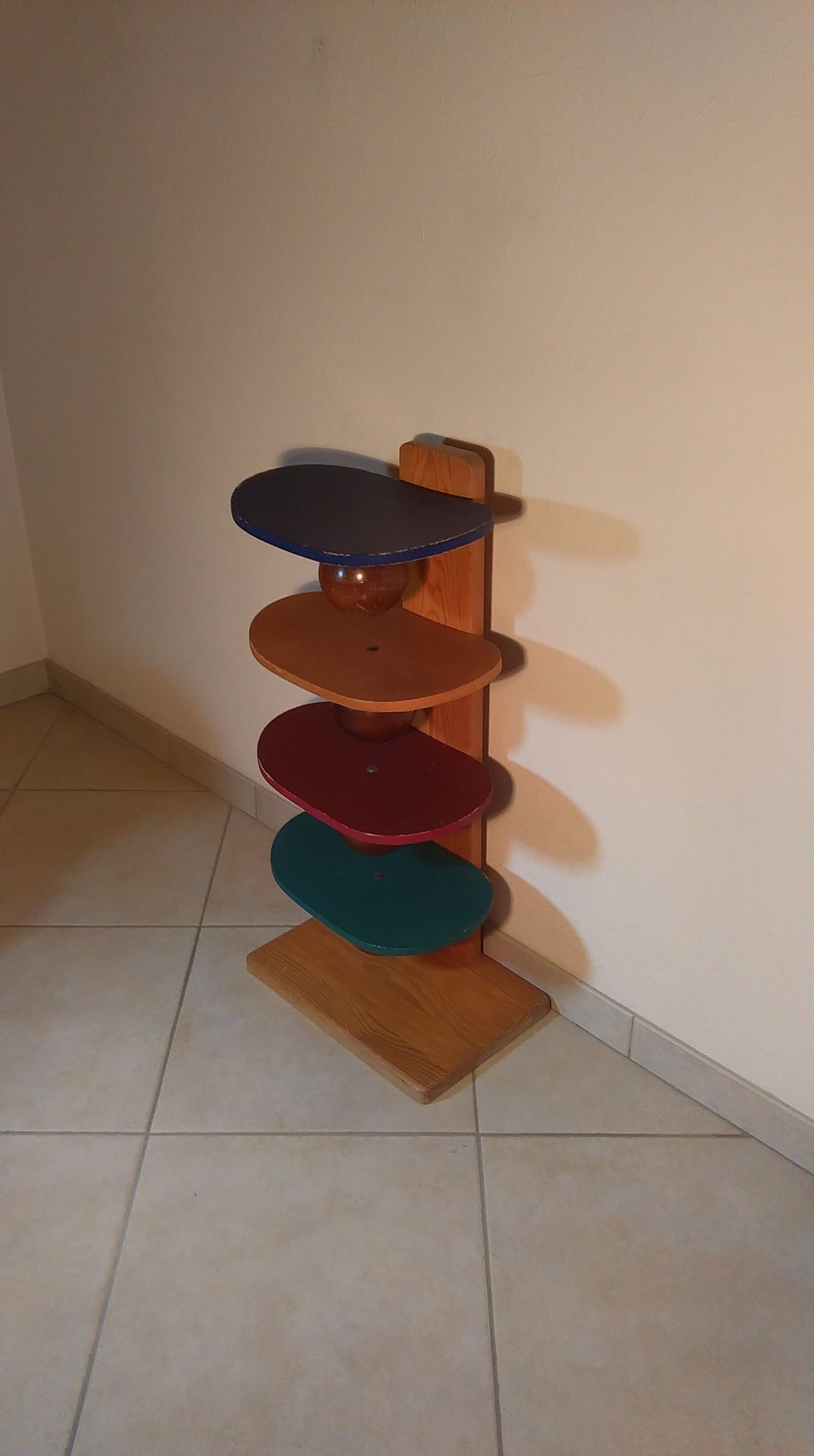 Shelf-rack totem 80s