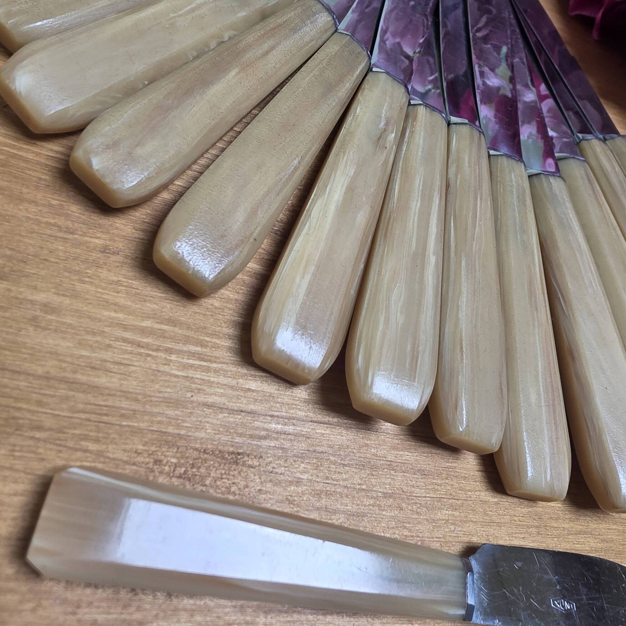 12 vintage knives in a box + 1 butter knife