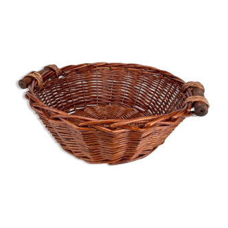 Round basket in braided wicker