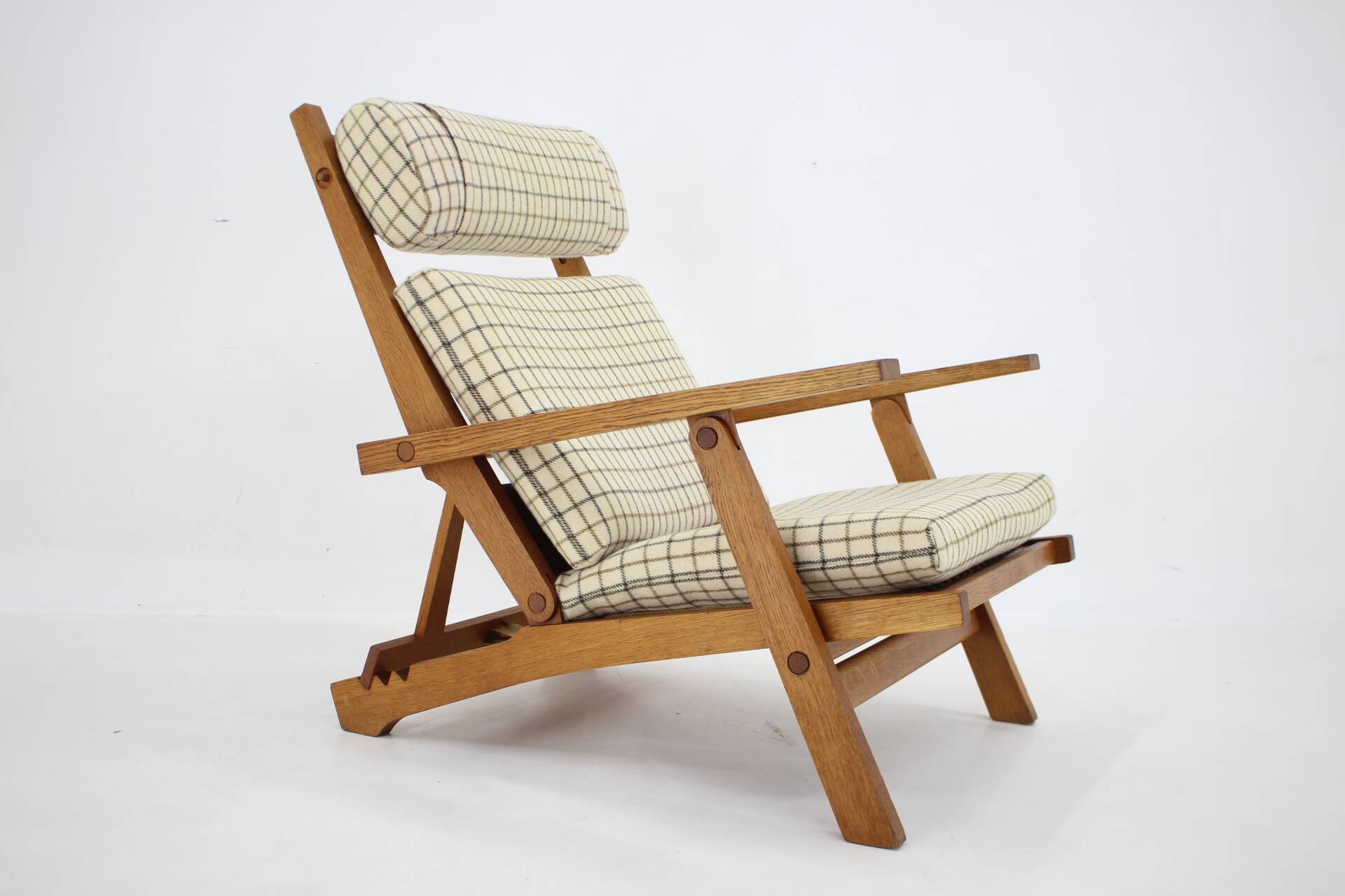 Hans J. Wegner Oak Reclining Lounge Chair Model AP71, Denmark 1968