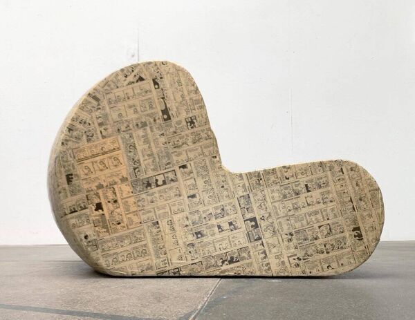 Chaise postmoderne en papier recyclé et carton avec des comics par Victoria Morris pour Paperworx / Richard Morris Furniture