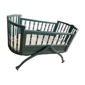 Berceau bébé antique