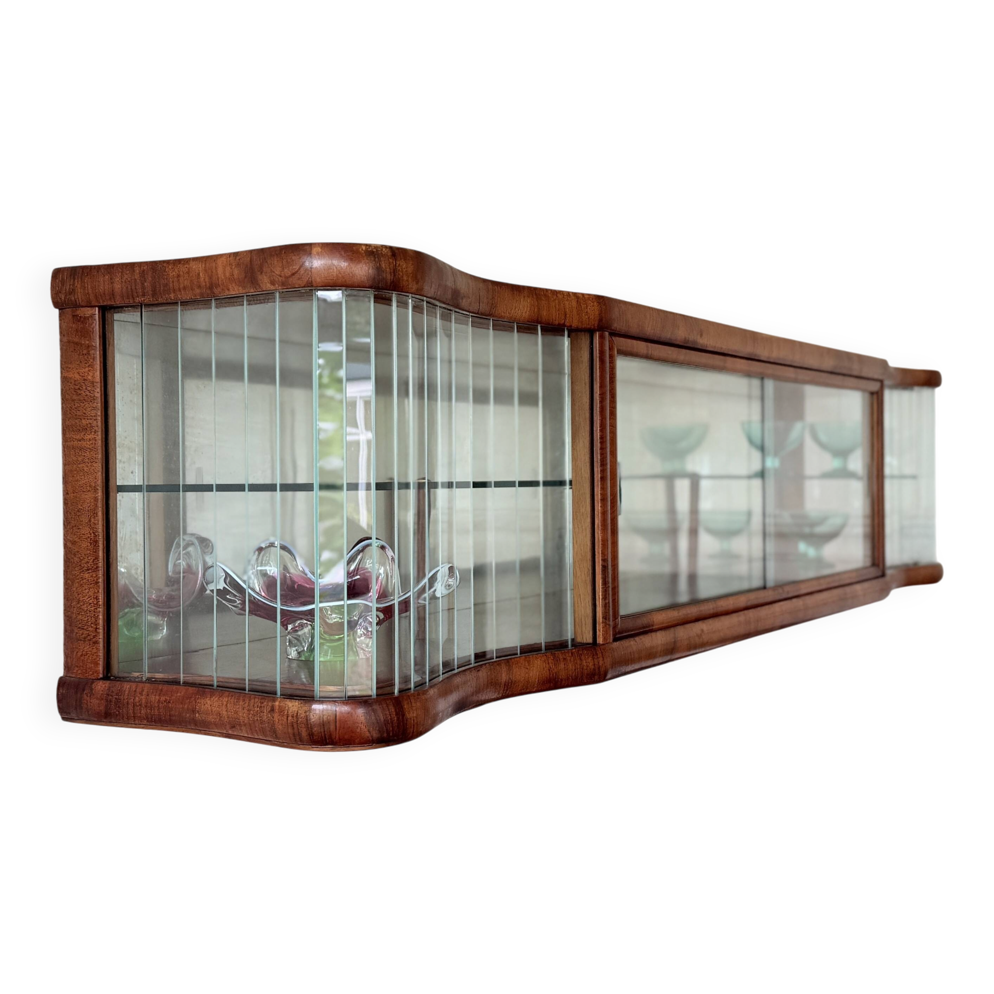Elegant corrugated hanging display cabinet