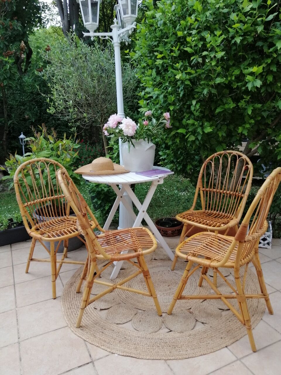 Series of 4 vintage rattan chairs.