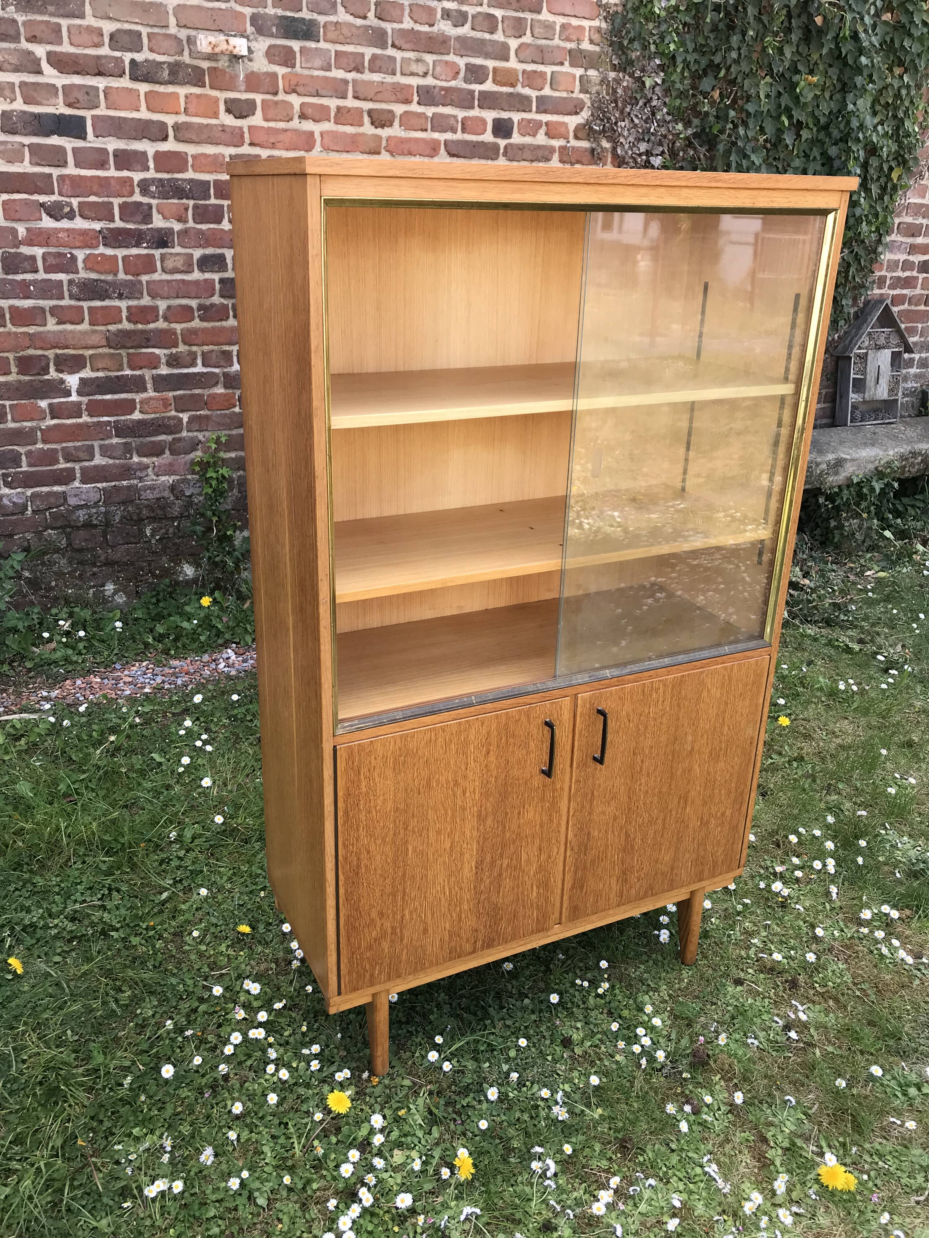 Vintage showcase compass feet