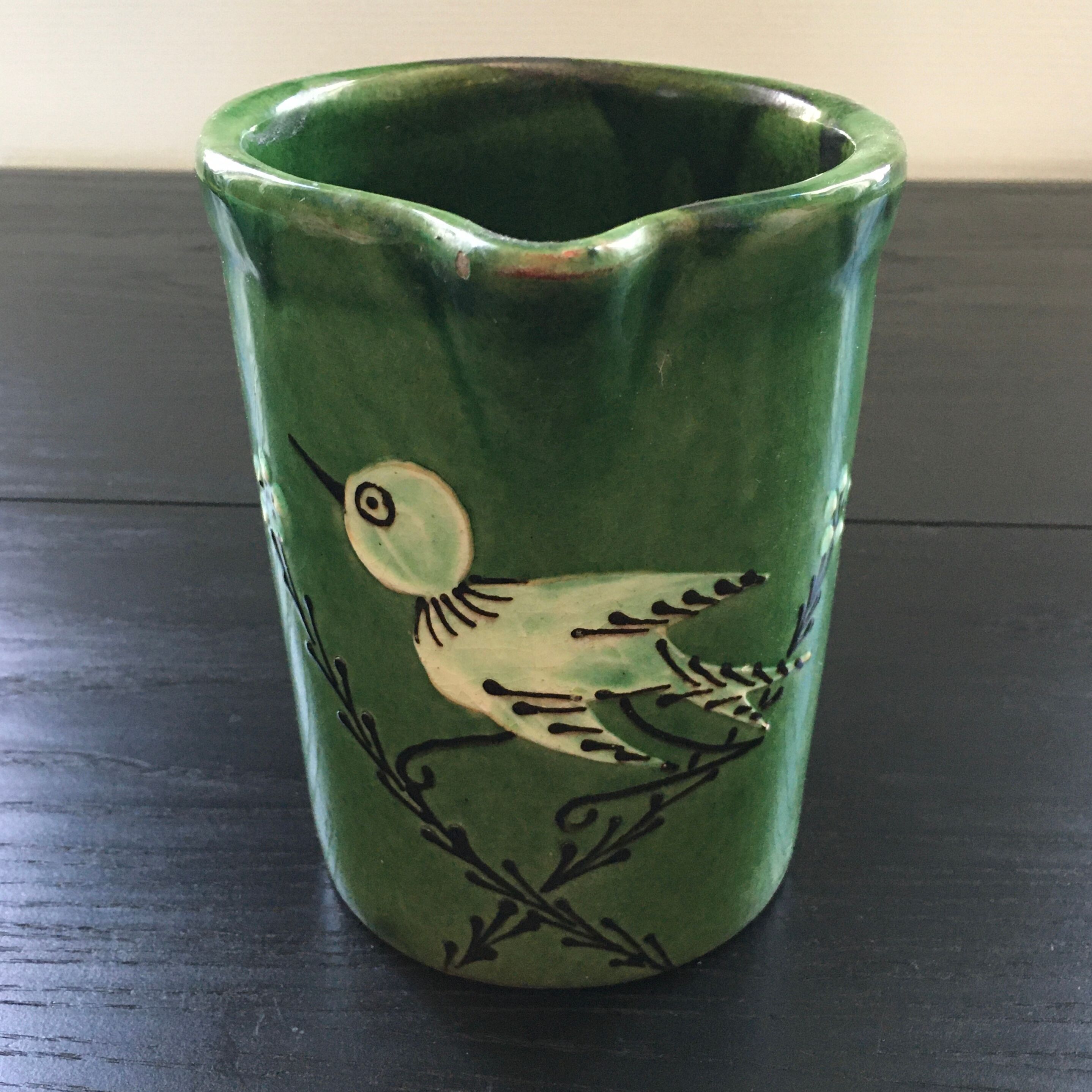 Pitcher green bird decoration