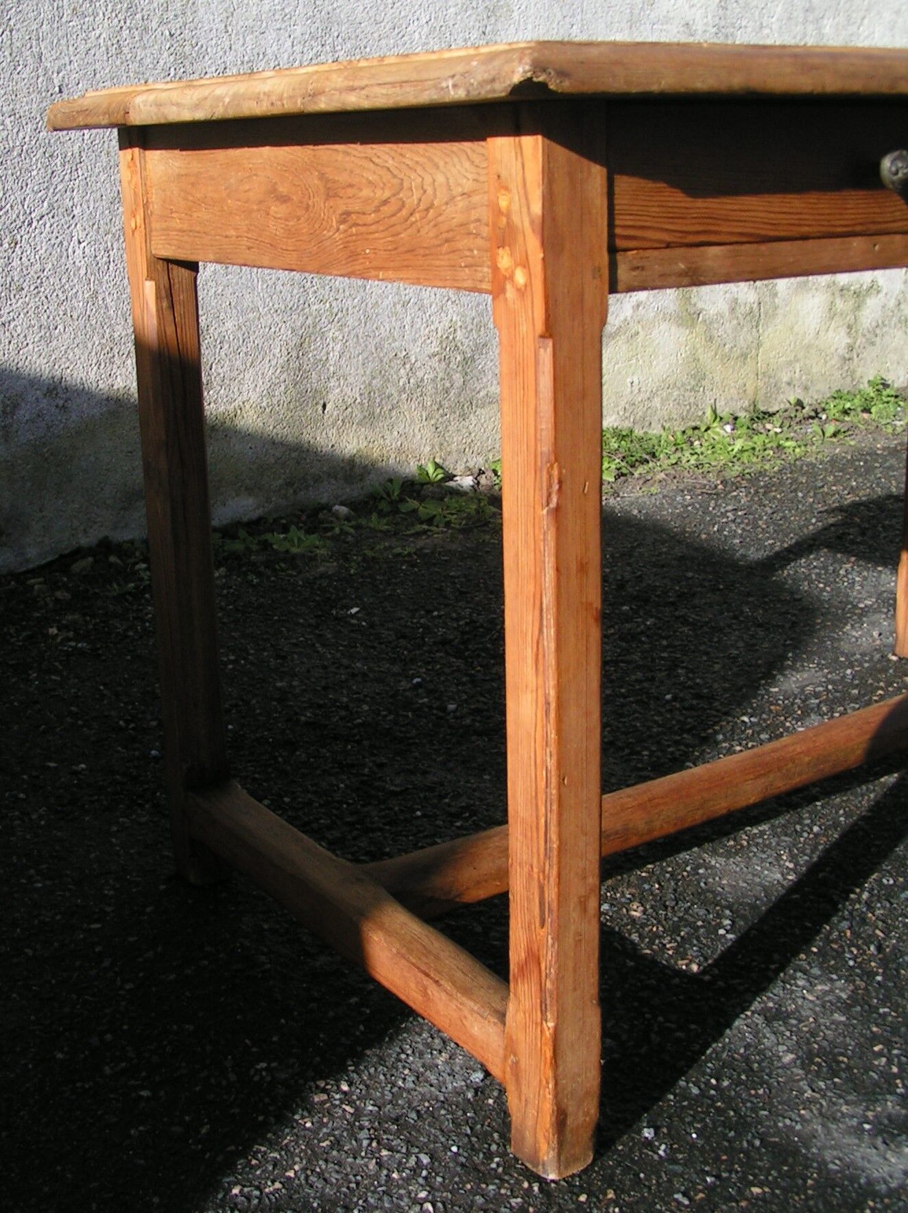 Farm table