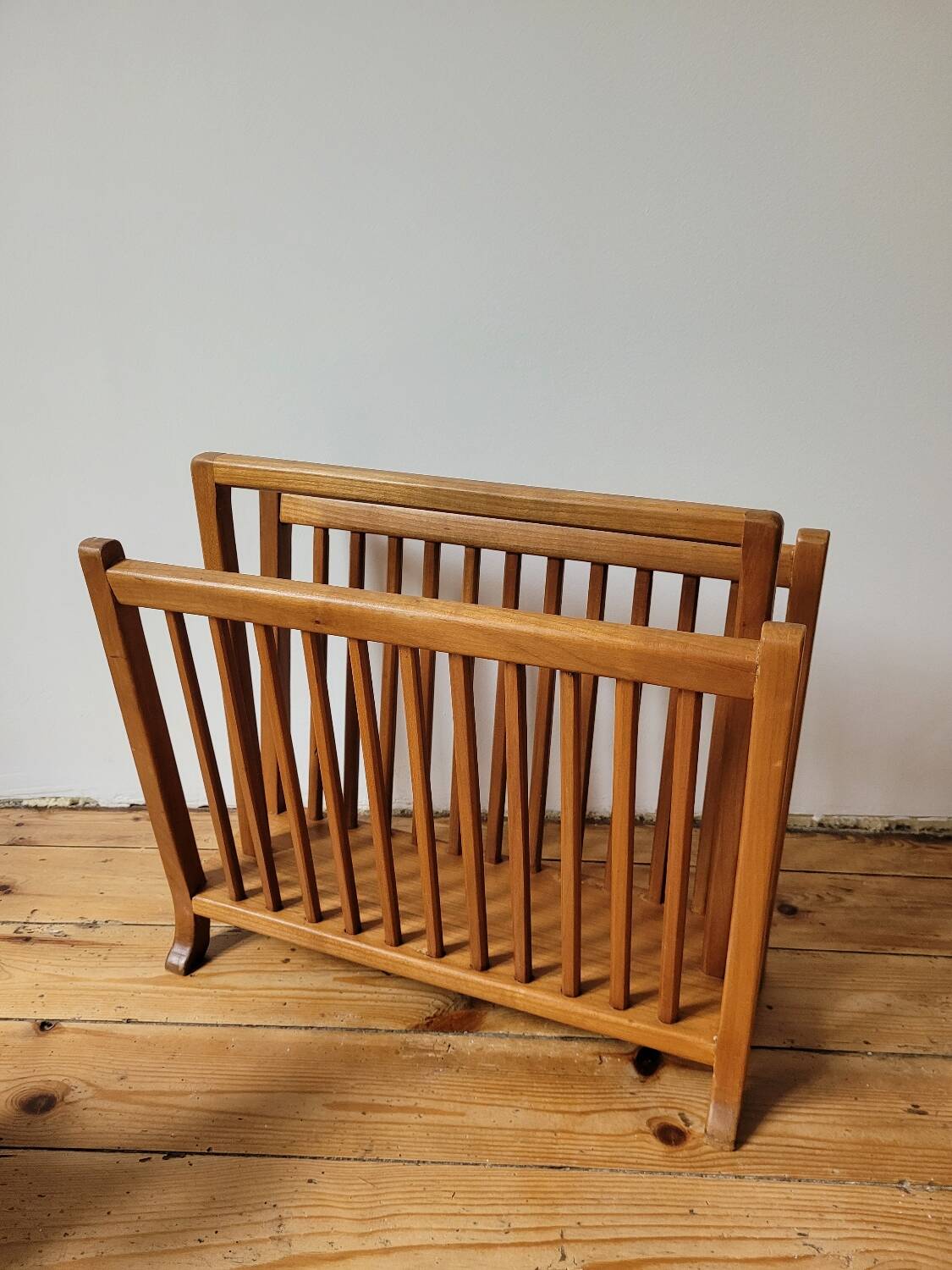 Light wood magazine rack