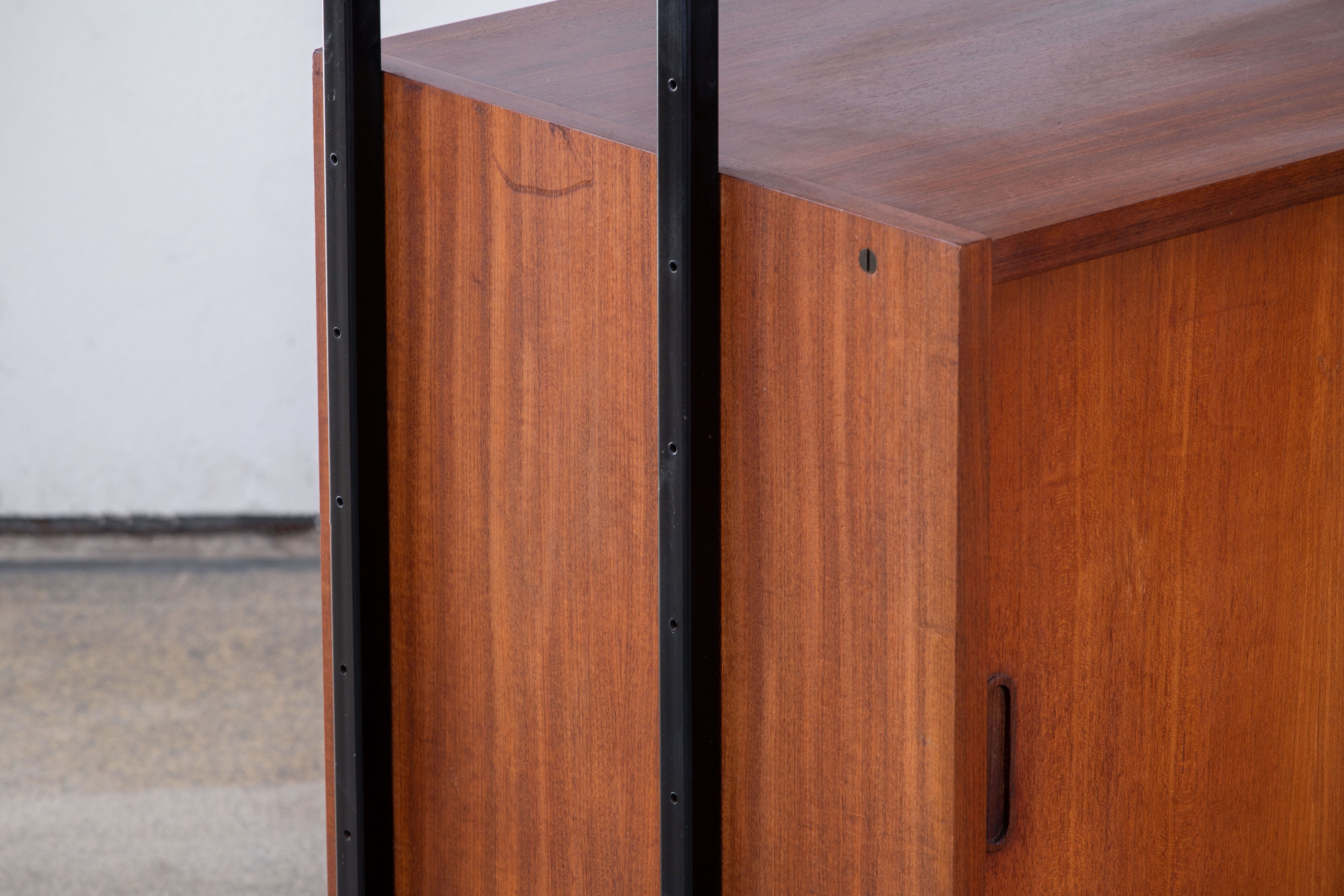 Bibliothèque scandinave vintage