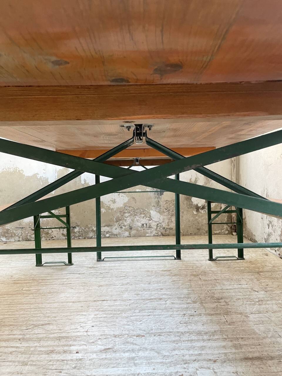 Guinguette table and its 2 benches