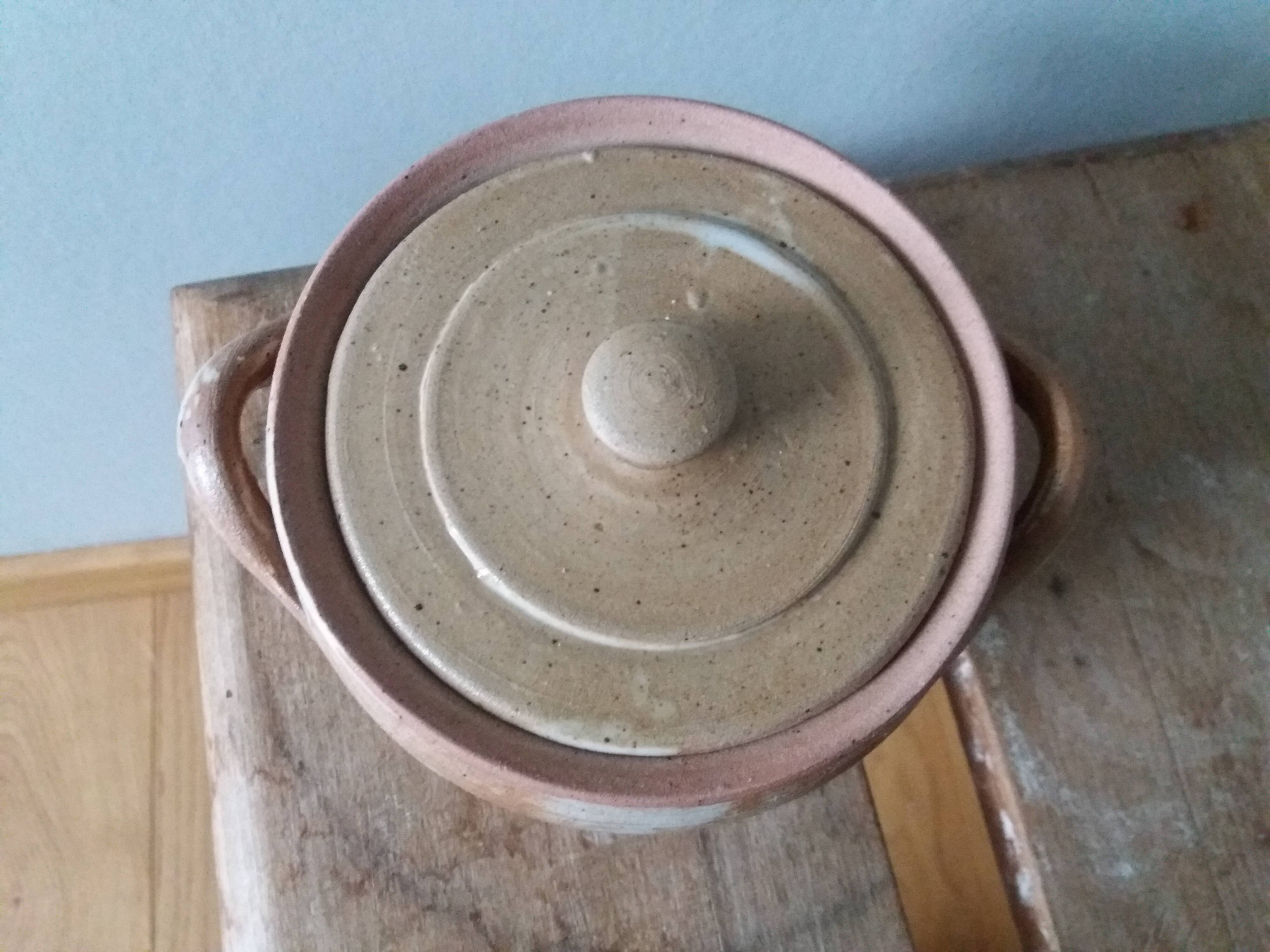 Covered sugar bowl in Puisaye stoneware
