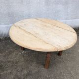 Round coffee table