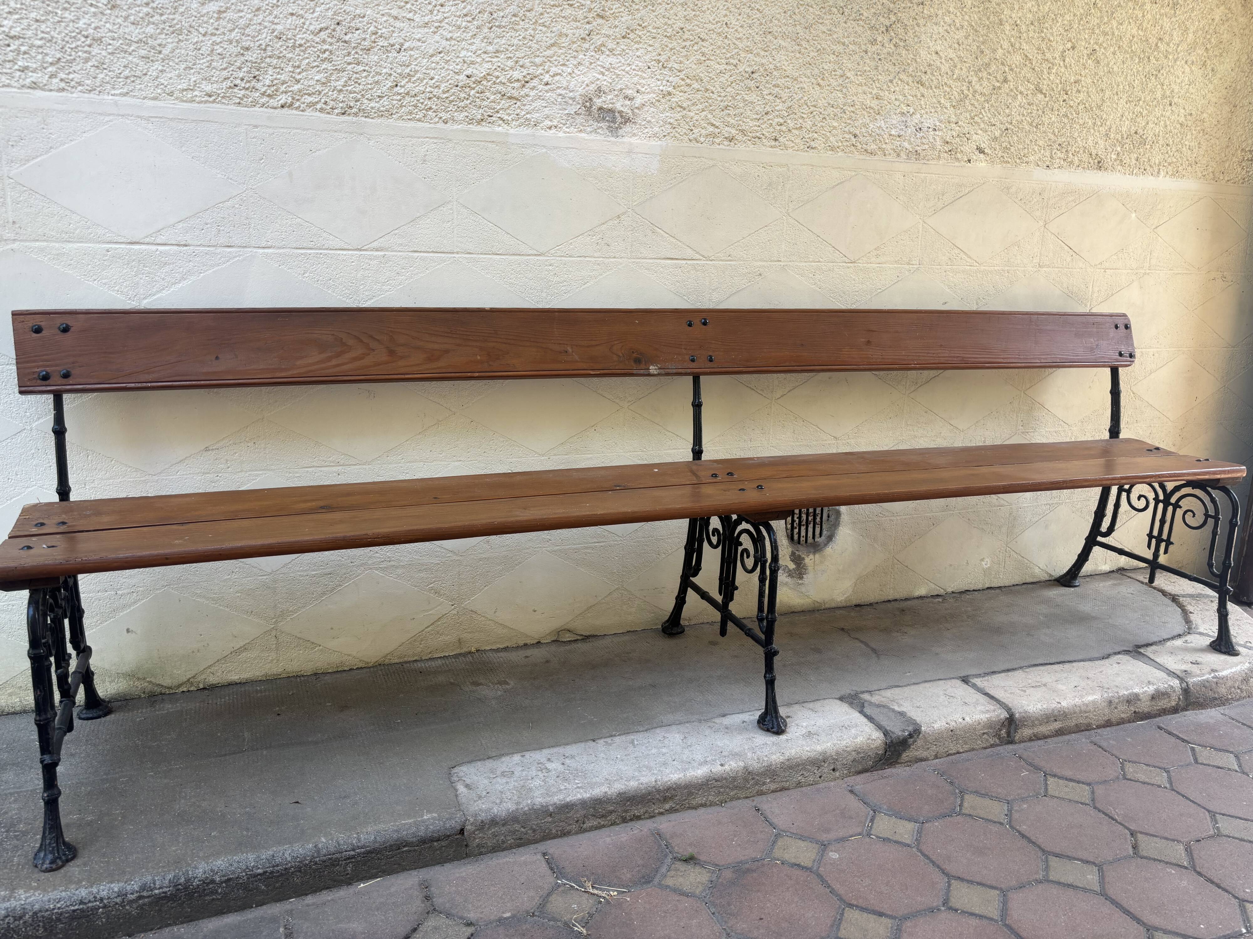 Très grand banc en fonte