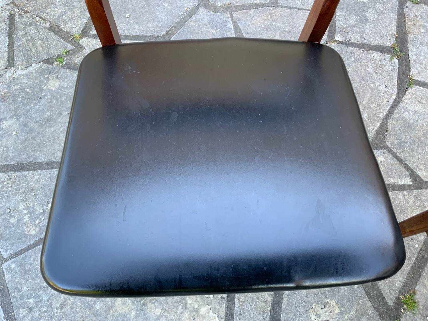 4 Scandinavian black leatherette chairs