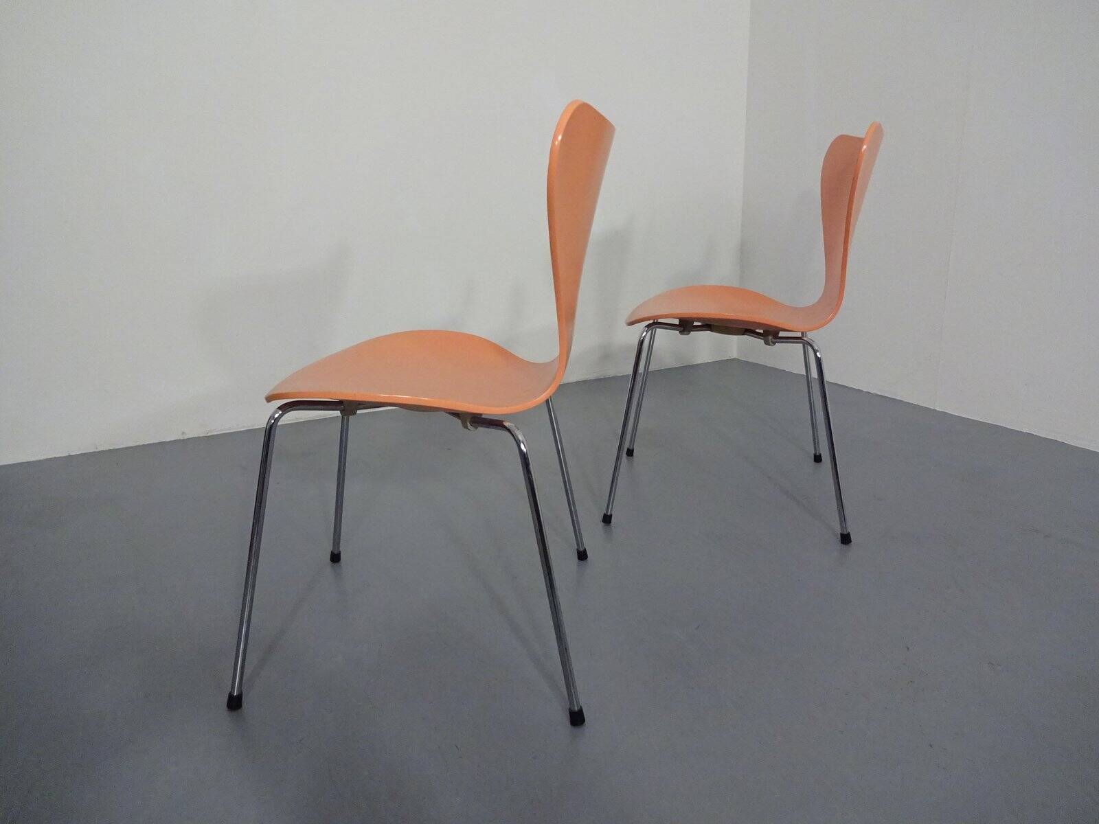 Danish 3107 Chairs by Arne Jacobsen for Fritz Hansen, 1994, Set of 2