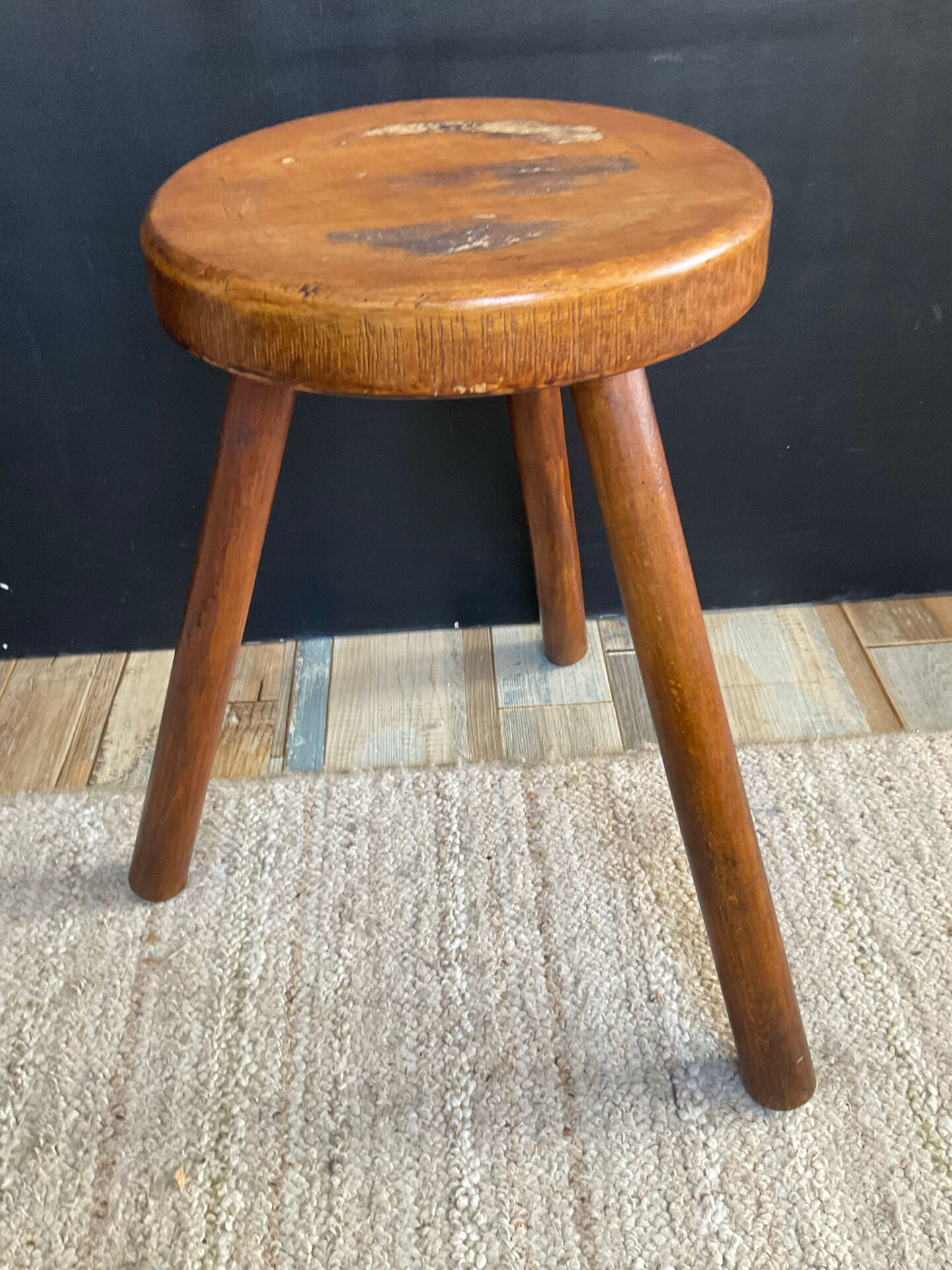 Tabouret de ferme tripode en bois