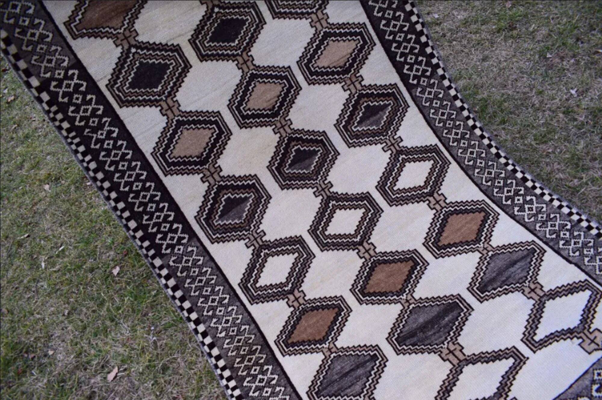 Vintage Turkish Oushak rug 103x200 cm