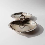Vintage 1960s silver-plated catchall, double heart shell with ring handle.