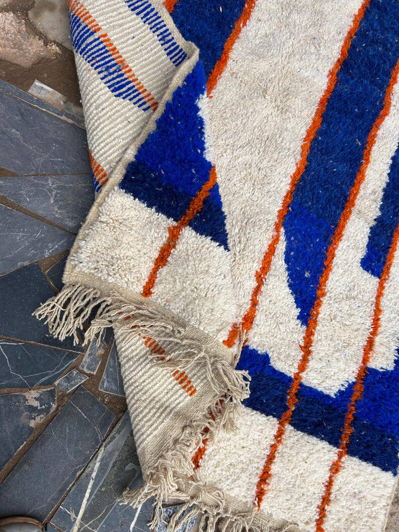 Magnificent Moroccan rug, authentic Berber rug, 150/250cm.