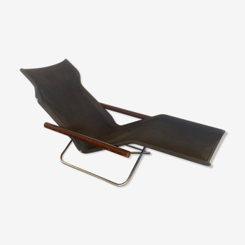 Chaise longue pliante modèle "NY" en métal chromé, bois et tissu par Takeshi NII