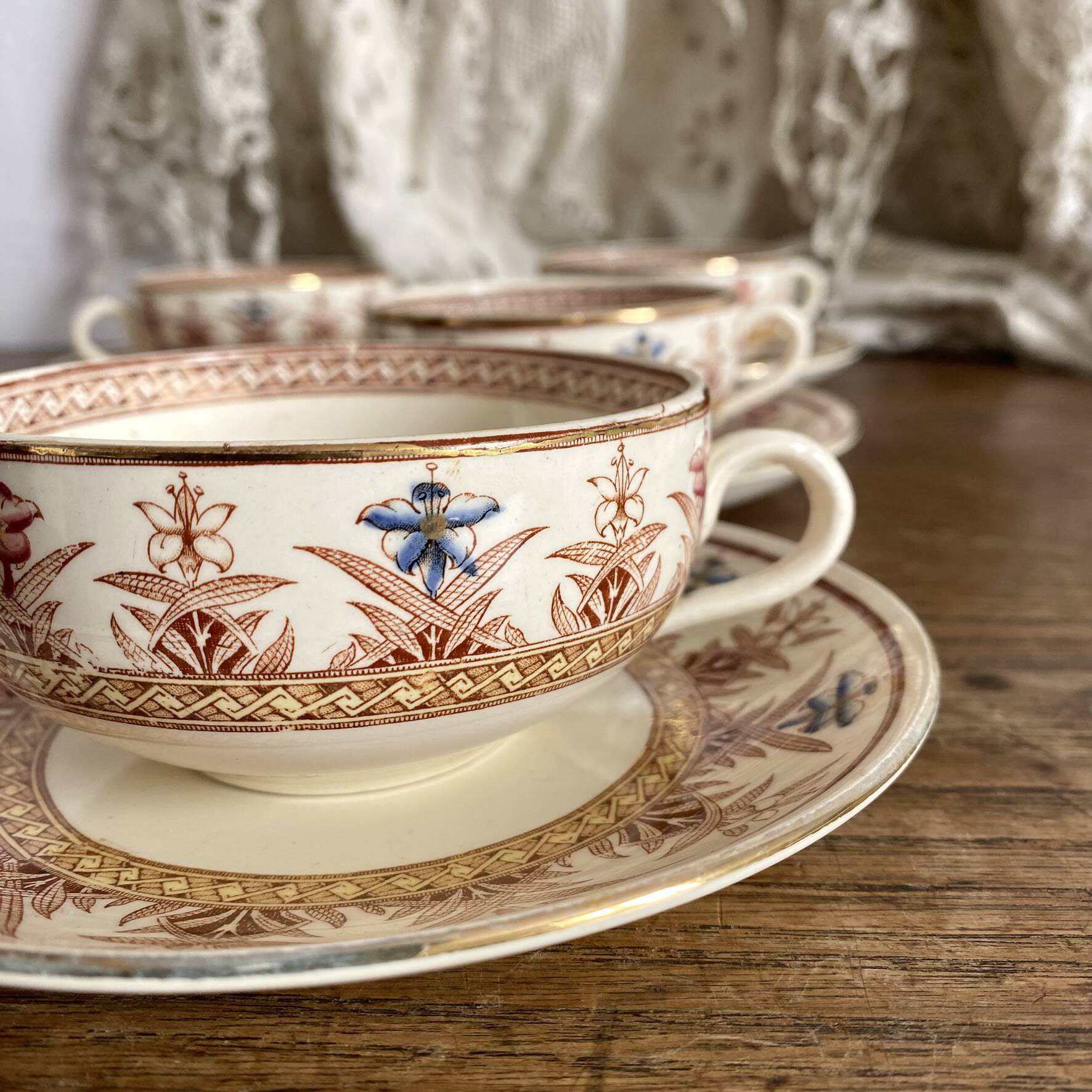 Tea cups and saucers in Sarreguemines ironstone "Derby"