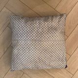 Cushion / indie pattern / 100% silk / 50x50cm. Front and back: 2 patterns.