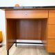 Bureau vintage bois & formica – années 60/70