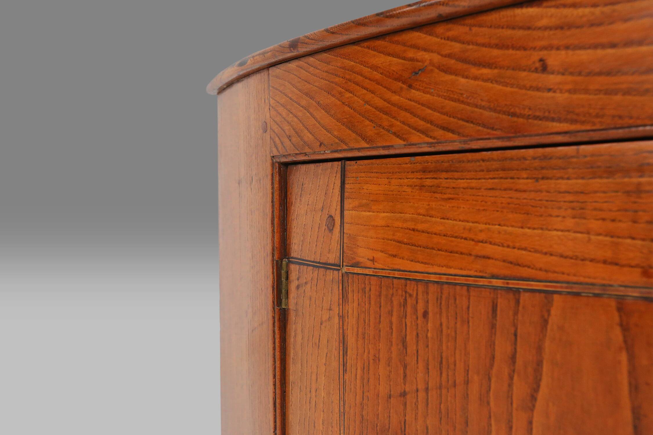 Meuble d'angle antique français avec façade en bois, ca. 1850