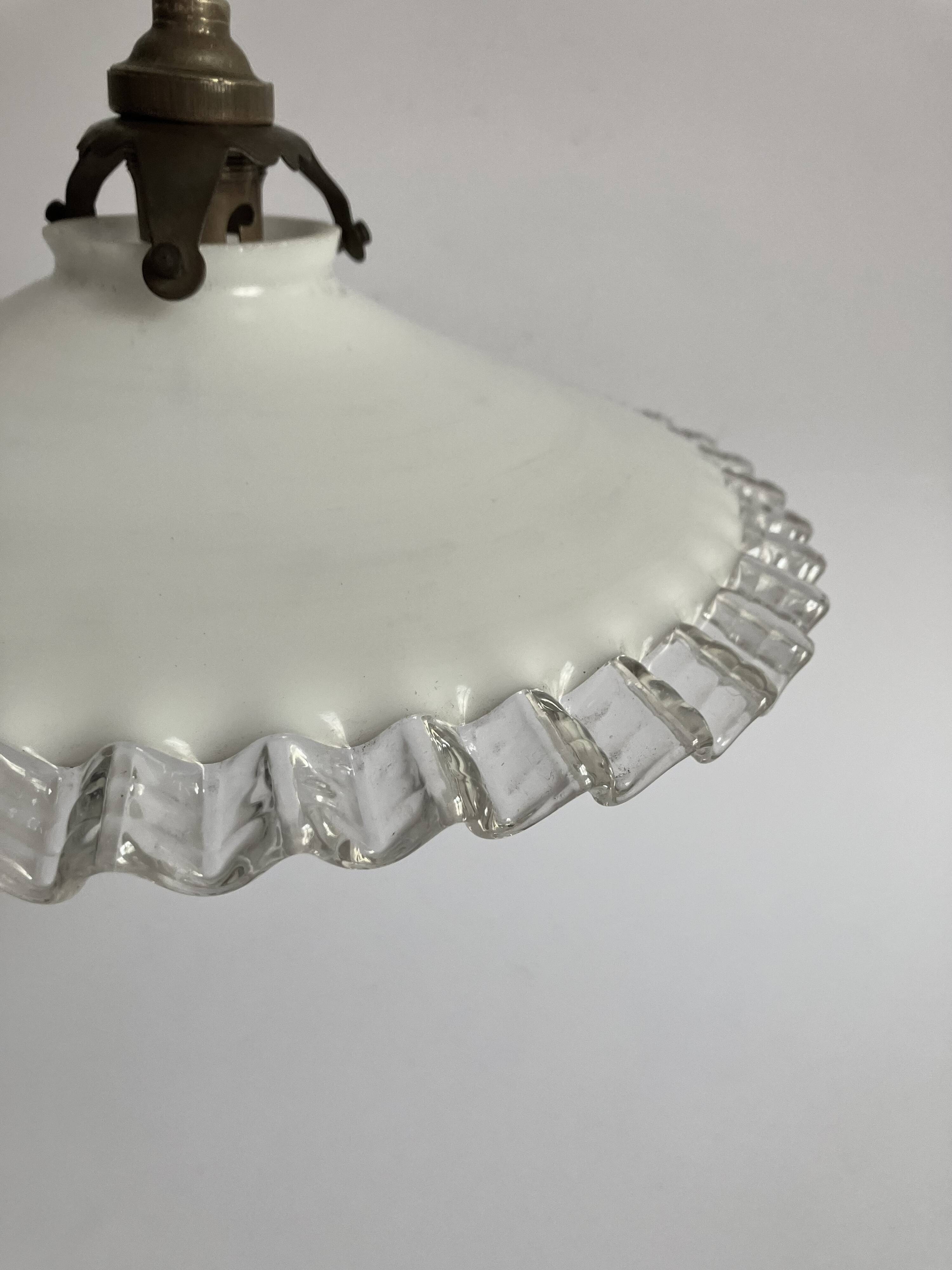 Suspension opaline, éclairage vintage