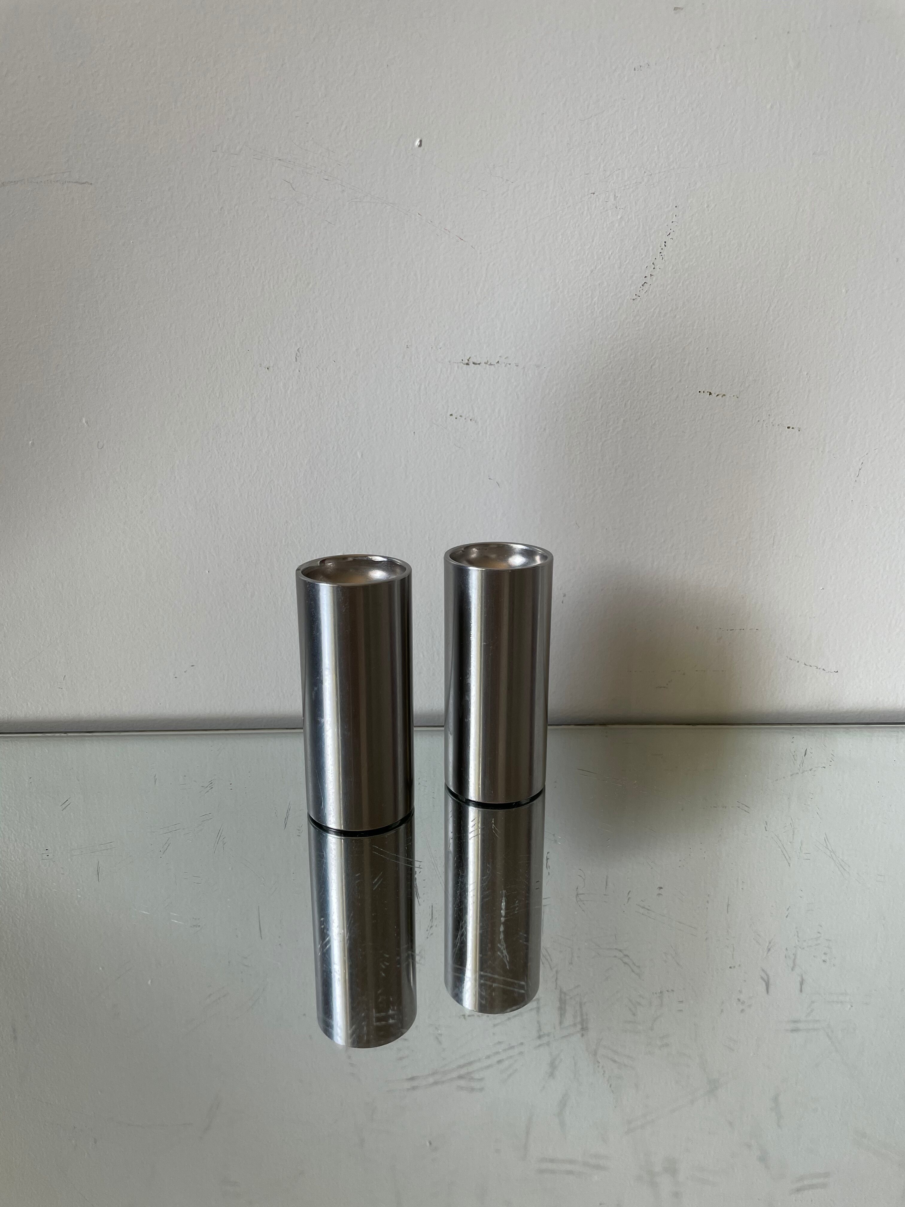 Salière et poivrier d'Arne Jacobsen pour Stelton