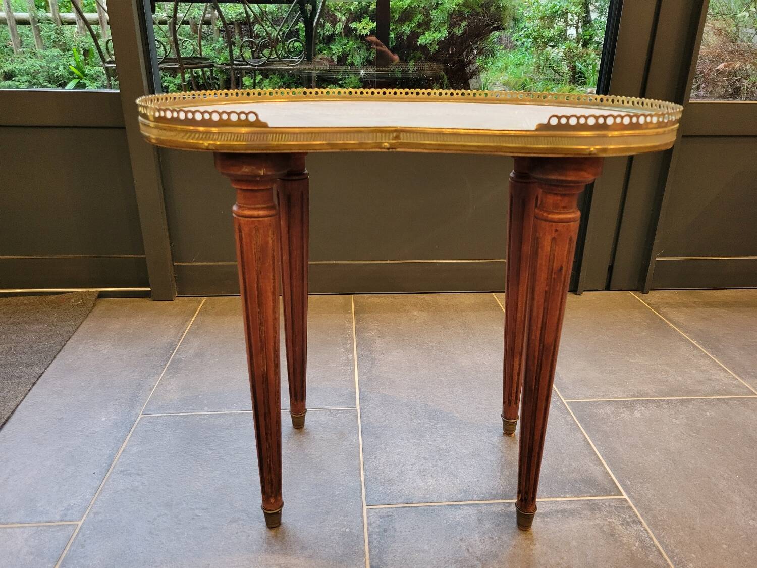 Carrara marble kidney table