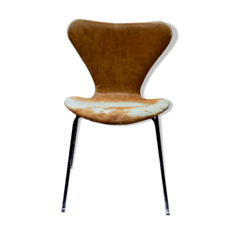 "Seven" Chair, Model 3107 by Arne Jacobsen and Fritz Hansen