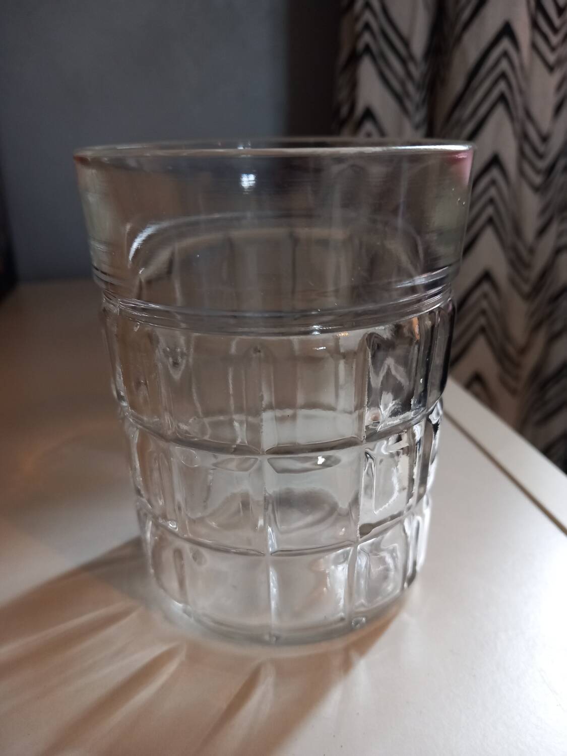 Whiskey decanter and 6 assorted glasses