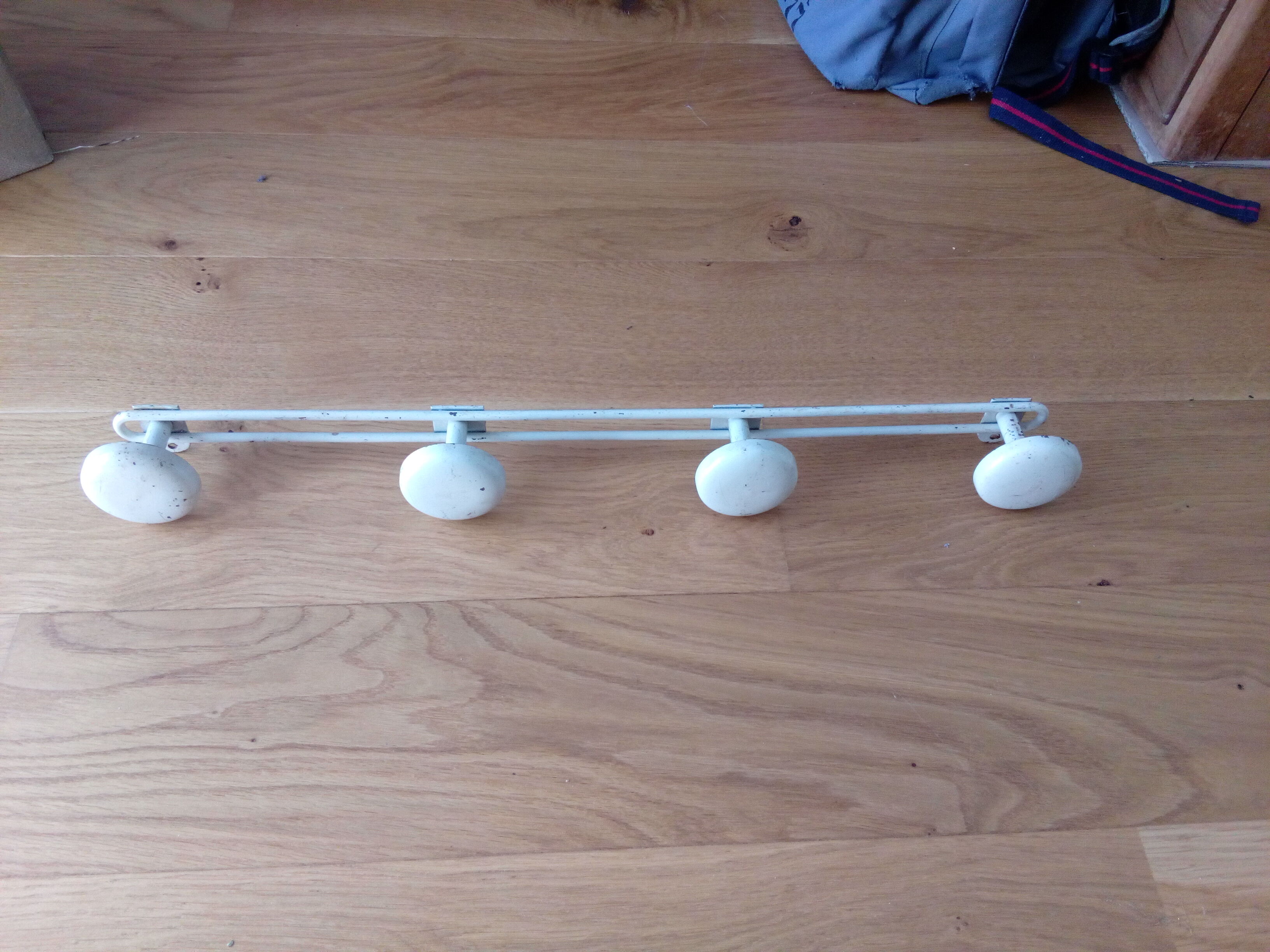 Vintage patère wall coat door