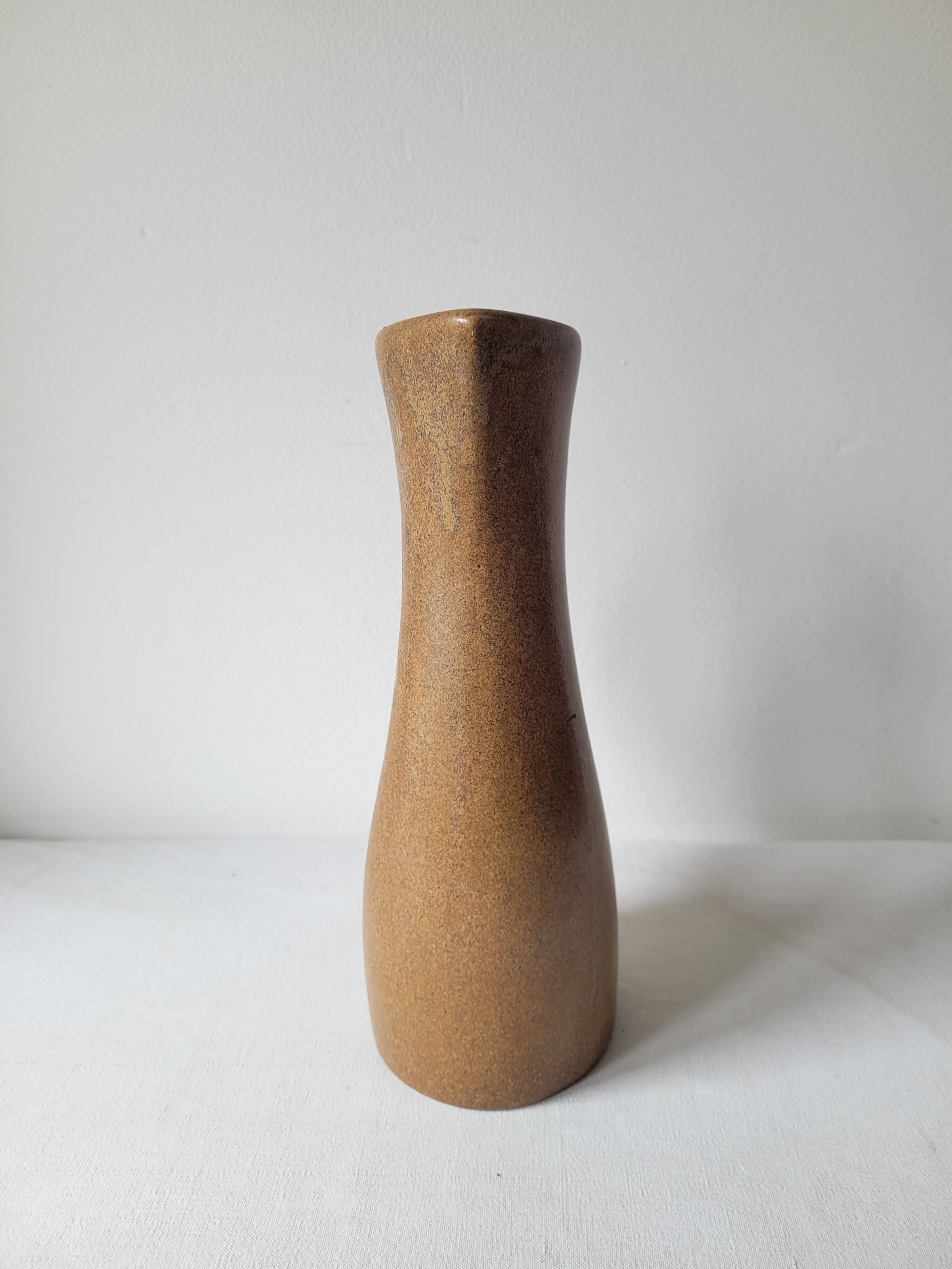 Sandstone pitcher