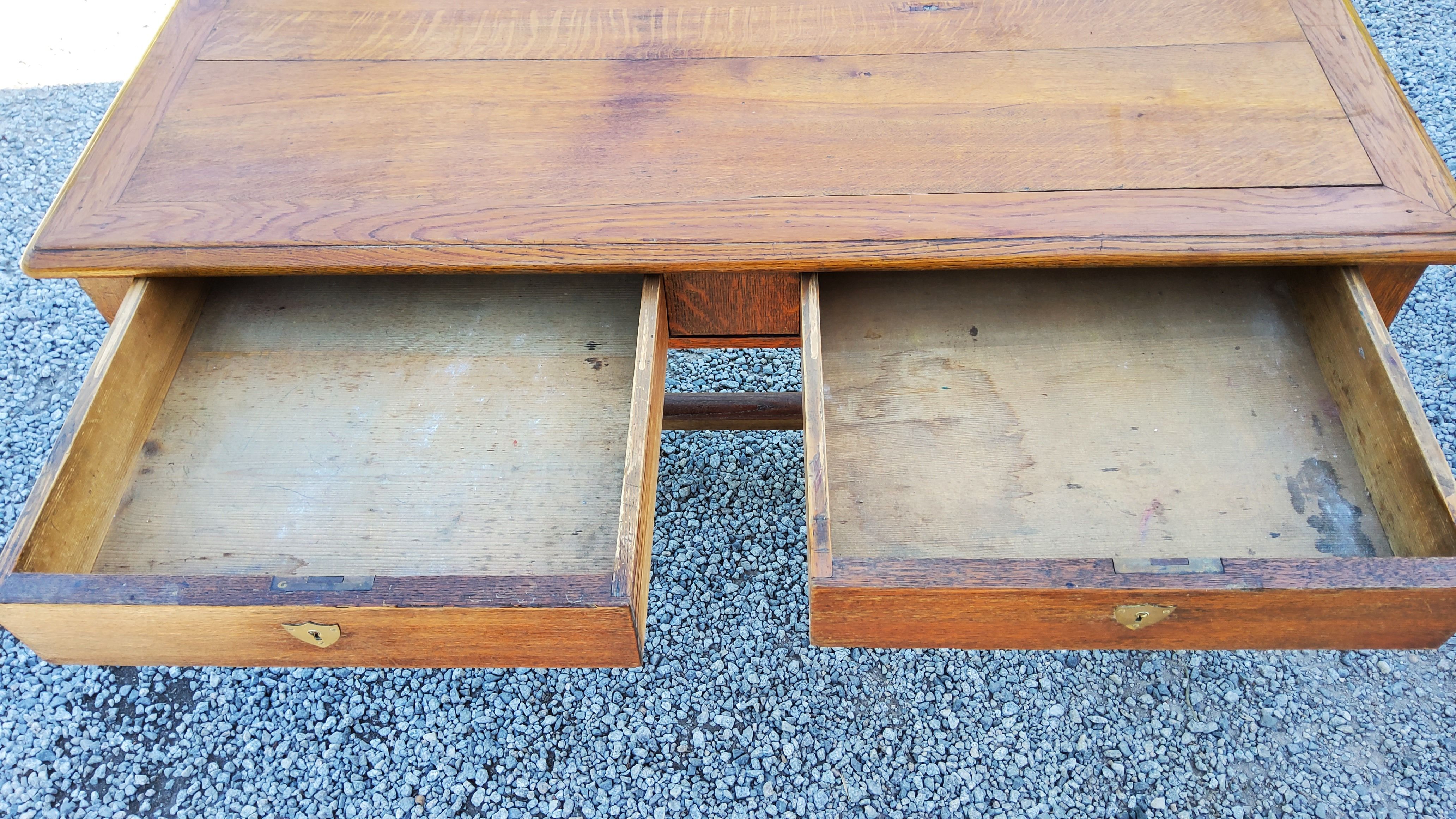 Blond oak desk from the 1900s/1920s 2 drawers feet Louis Philippe