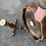 Table d’appoint ancienne en bois sculpté – Plateau marqueté