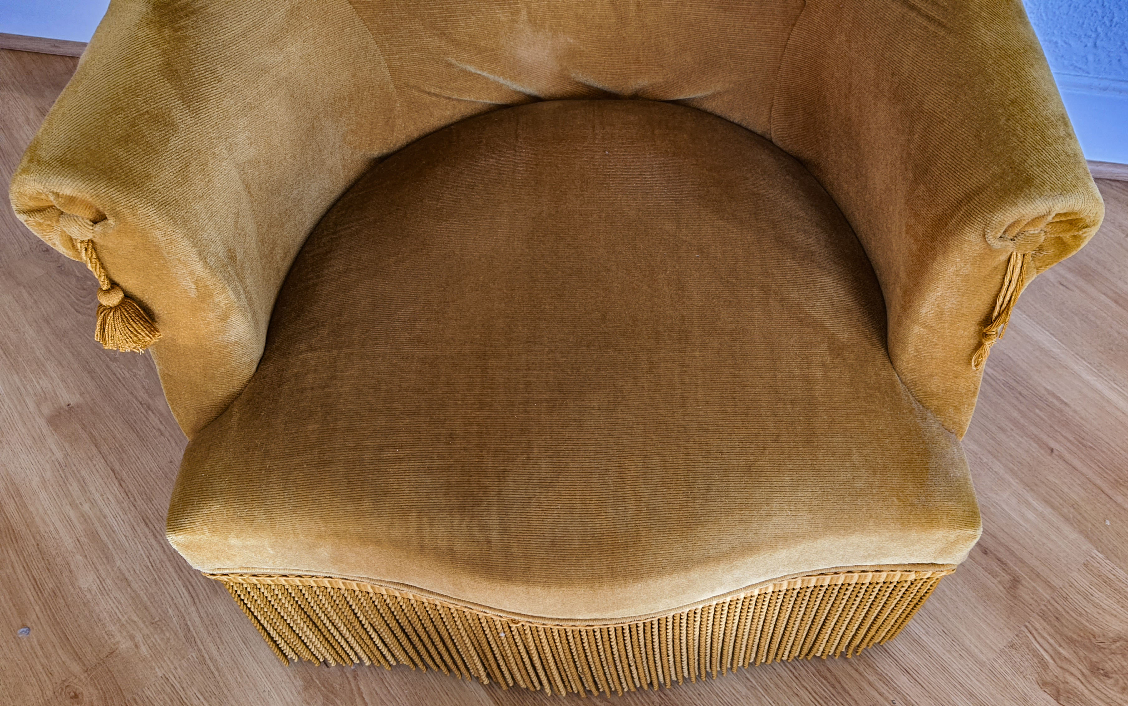 Yellow velvet toad armchair