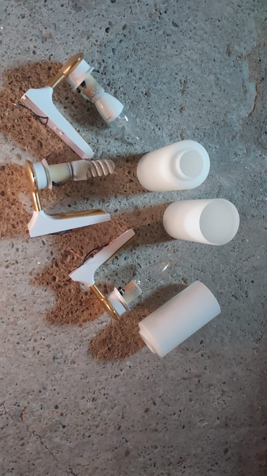 White and gold ceramic wall light