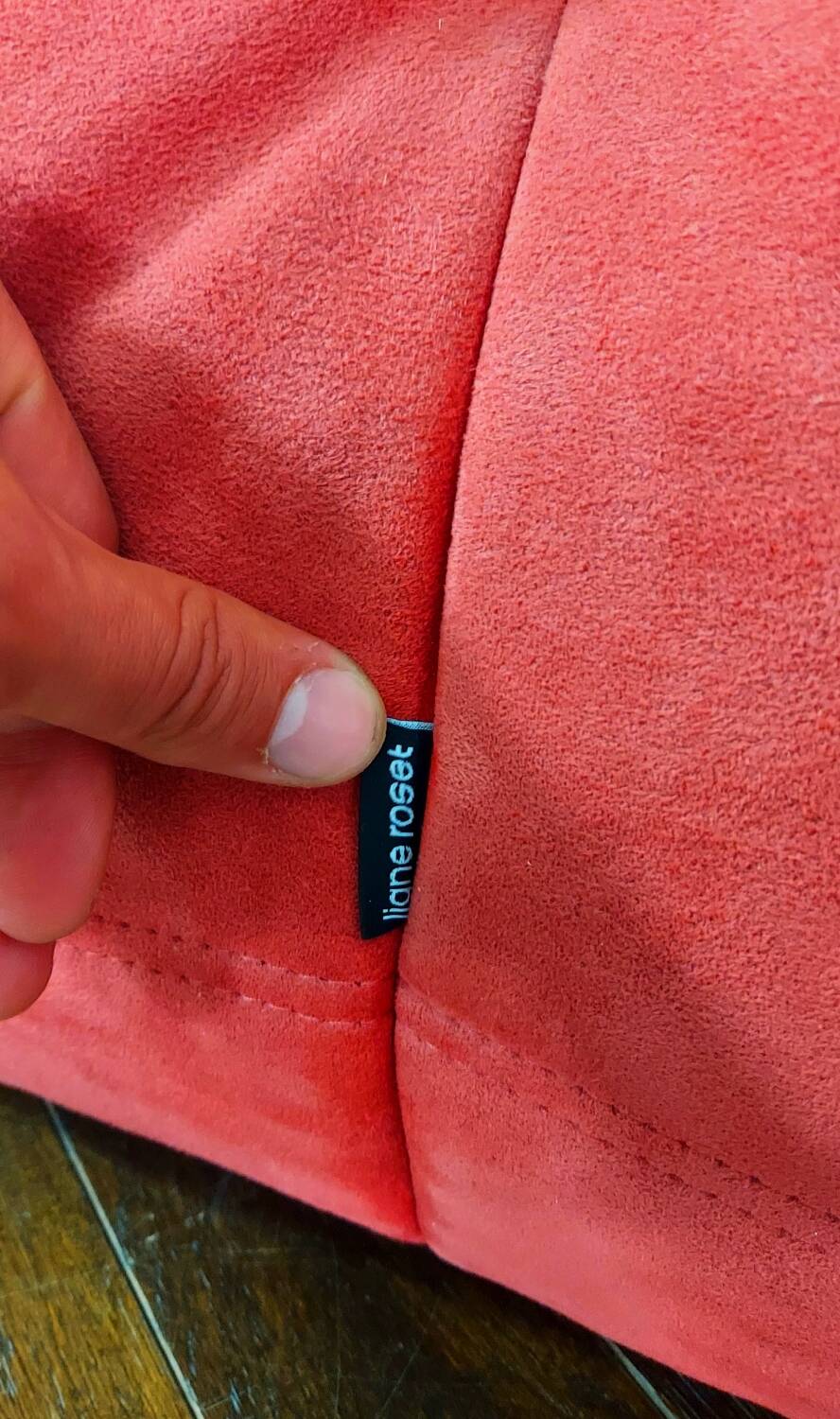 100% original – Togo 1 seater bench – Red Alcantara (Goya Red) by Lig