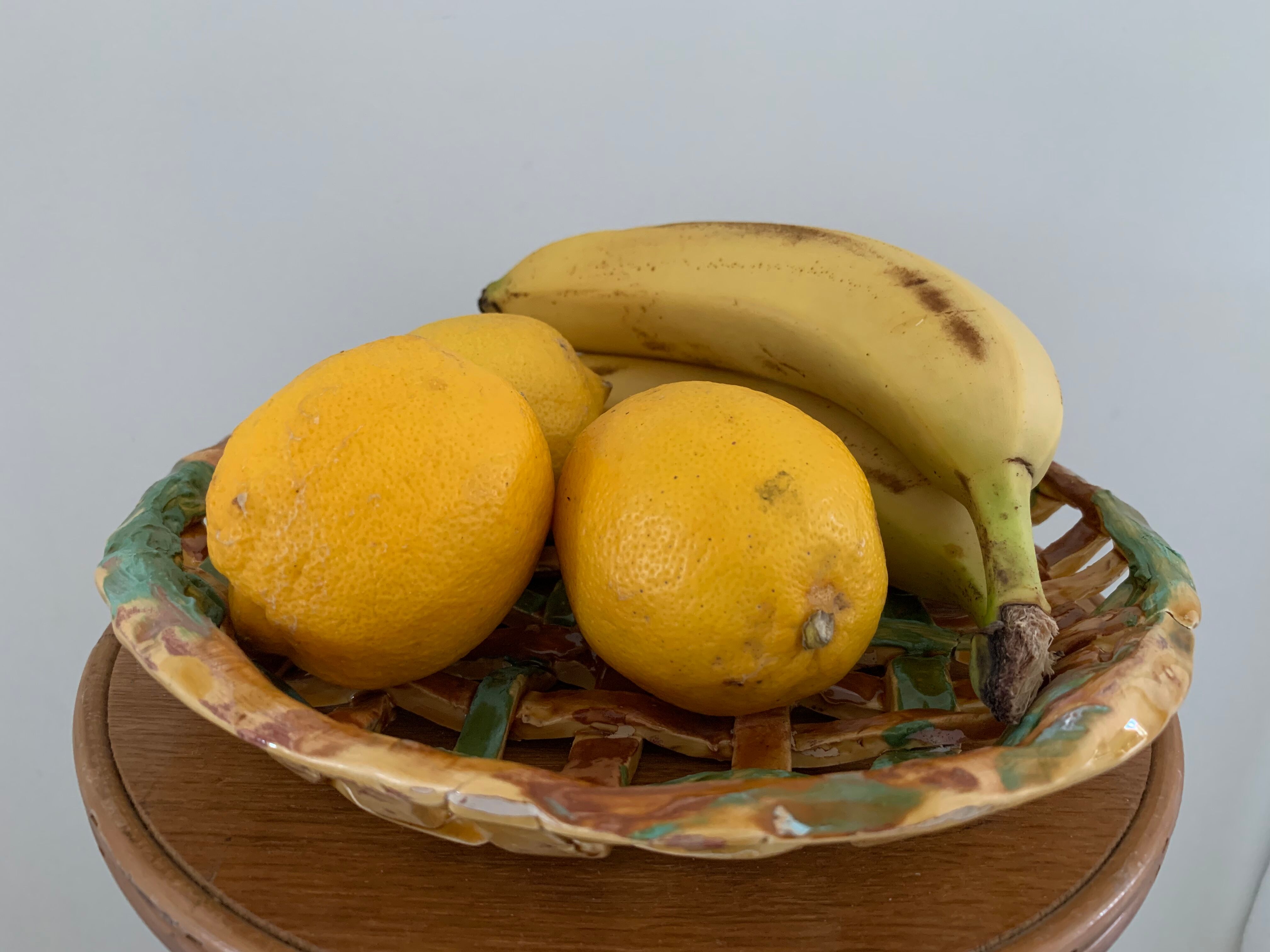 Ceramic braided fruit cup