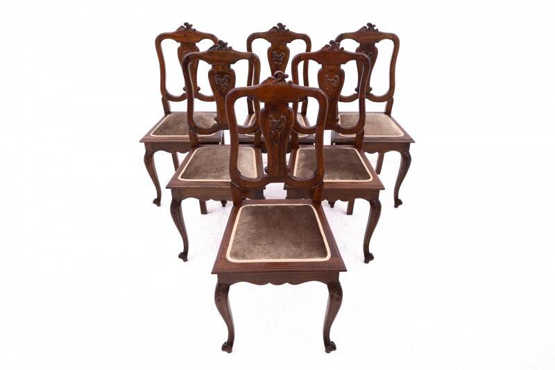 Set of six antique chairs from around 1900, France. After renovation.