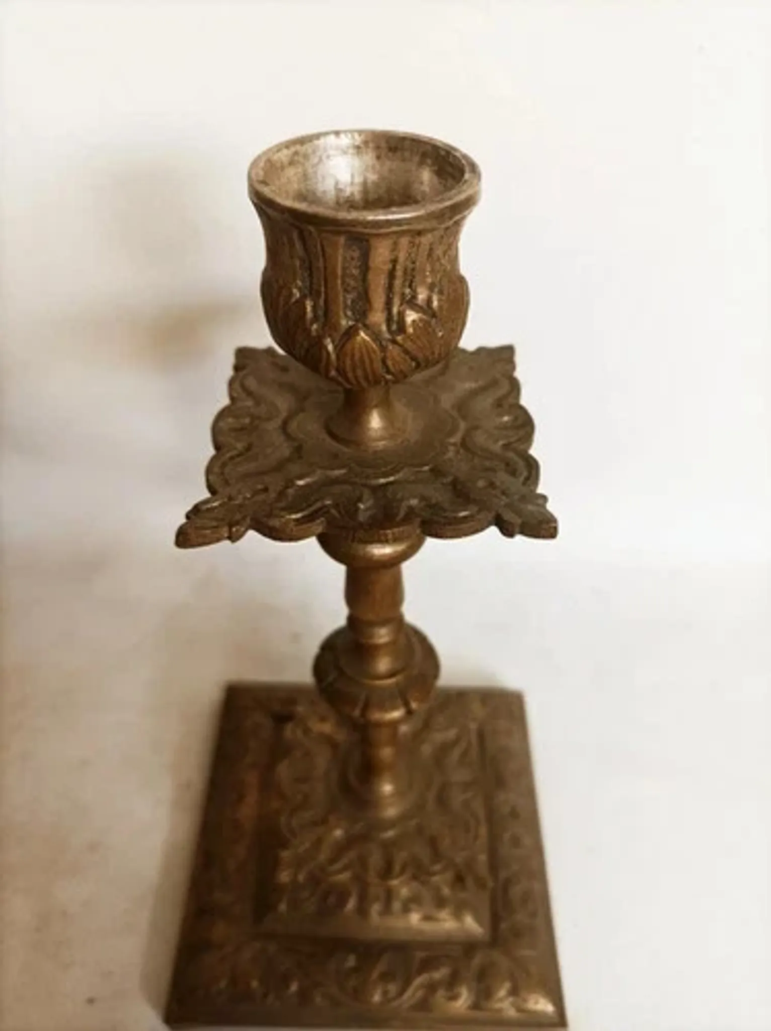 Remarkable pair of candlesticks in bronze, formerly silver-plated, from the 19th century.
