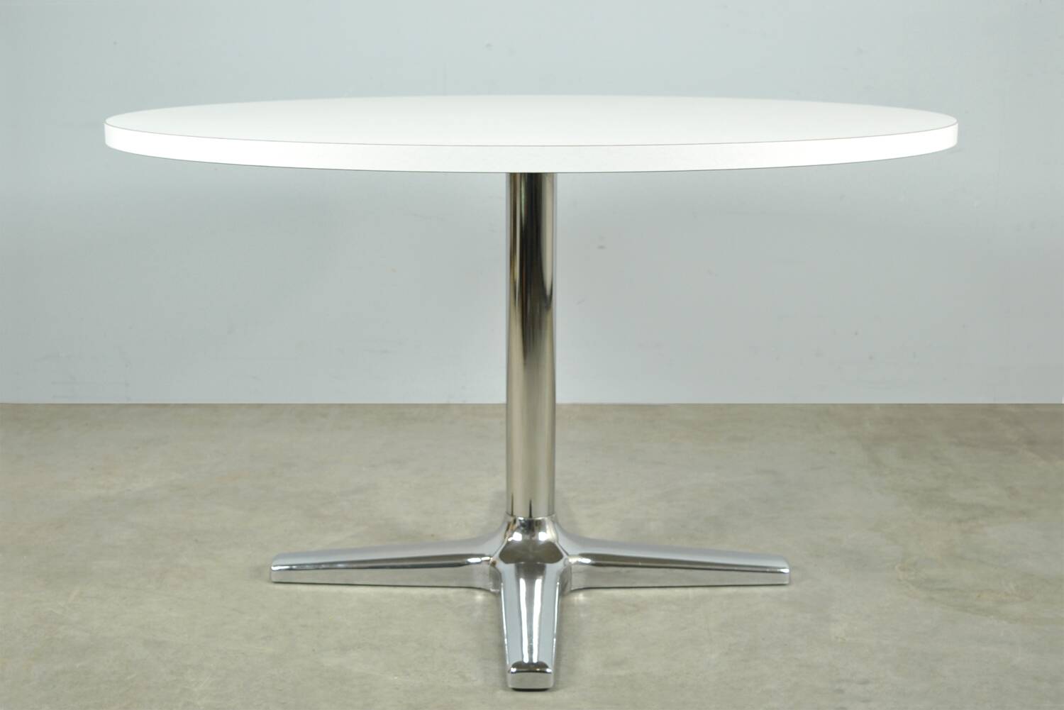 Modern vintage dining table with chrome star base by pastoe, 1970s